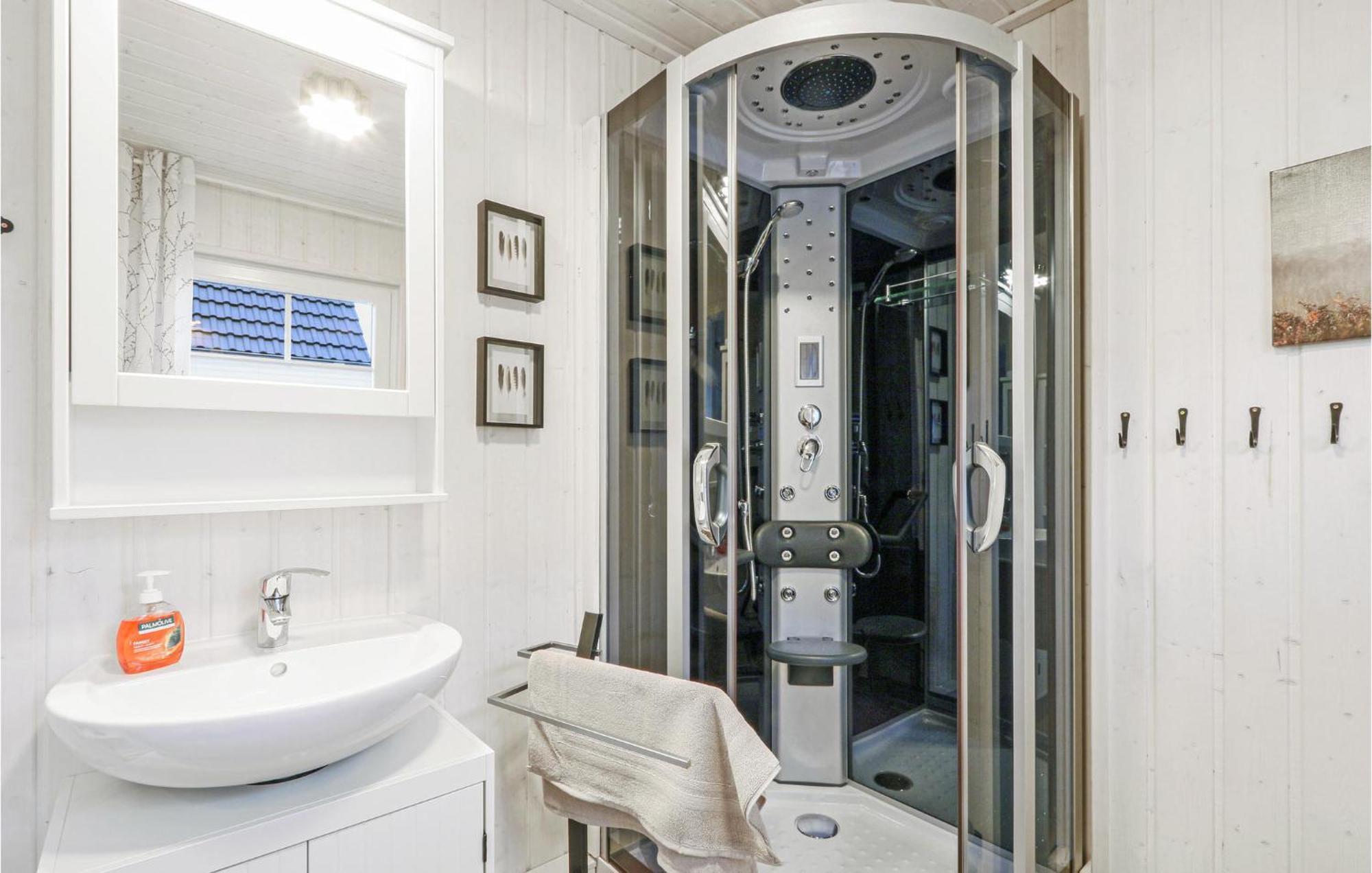 2 Bedroom Stunning Home In Zerpenschleuse ภายนอก รูปภาพ